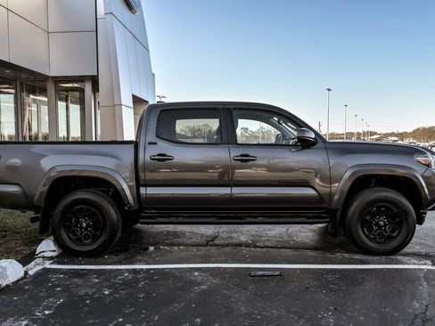 Used 2021 Toyota Tacoma SR5 image 9