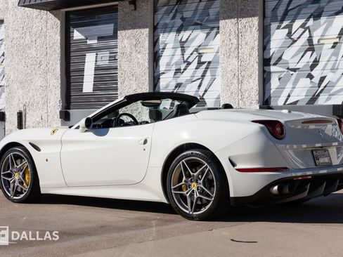 Used 2015 Ferrari California T image 10