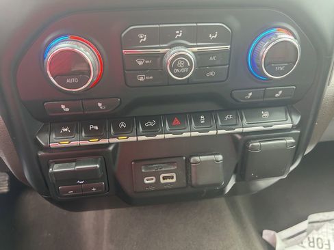 Used 2019 Chevrolet Silverado 1500 LT w/ Convenience Package image 43