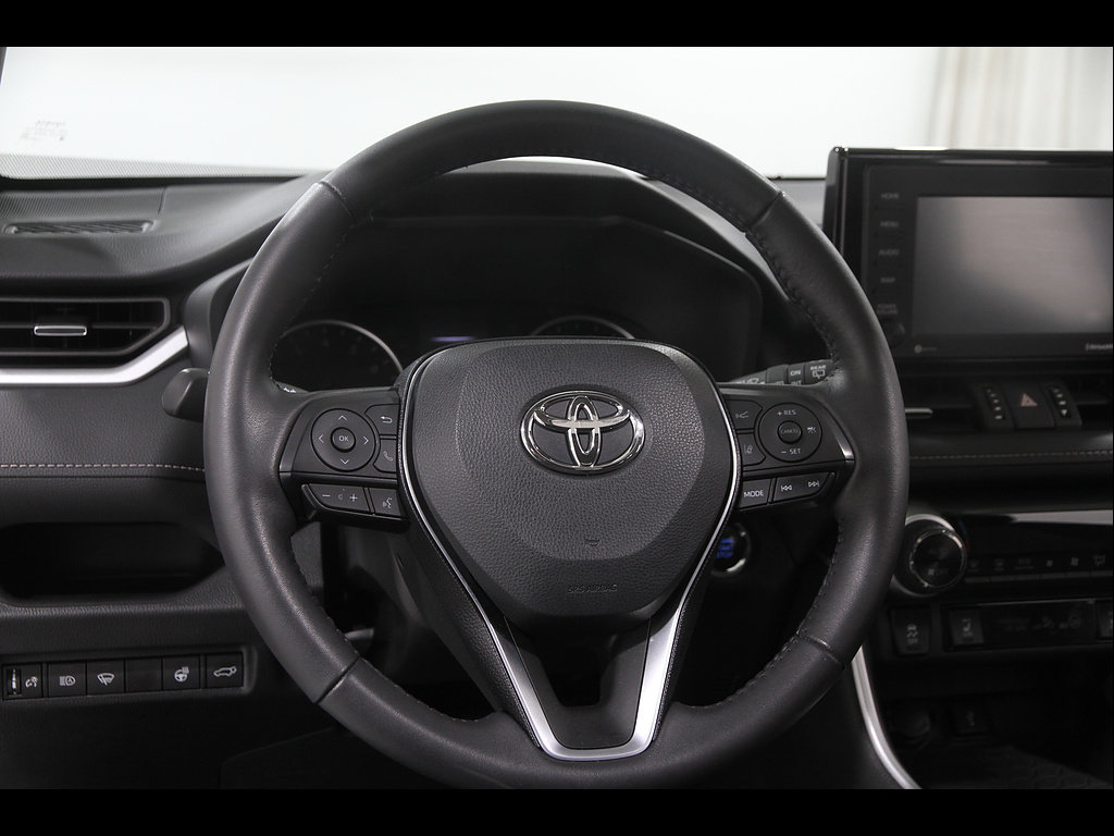 Used 2021 Toyota RAV4 XLE Premium AWD/4WD image 7