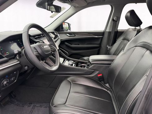 Used 2023 Jeep Grand Cherokee 4WD 4xe w/ Luxury Tech Group II image 9