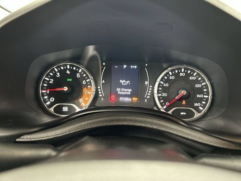 Used 2015 Jeep Renegade Latitude AWD/4WD image 13
