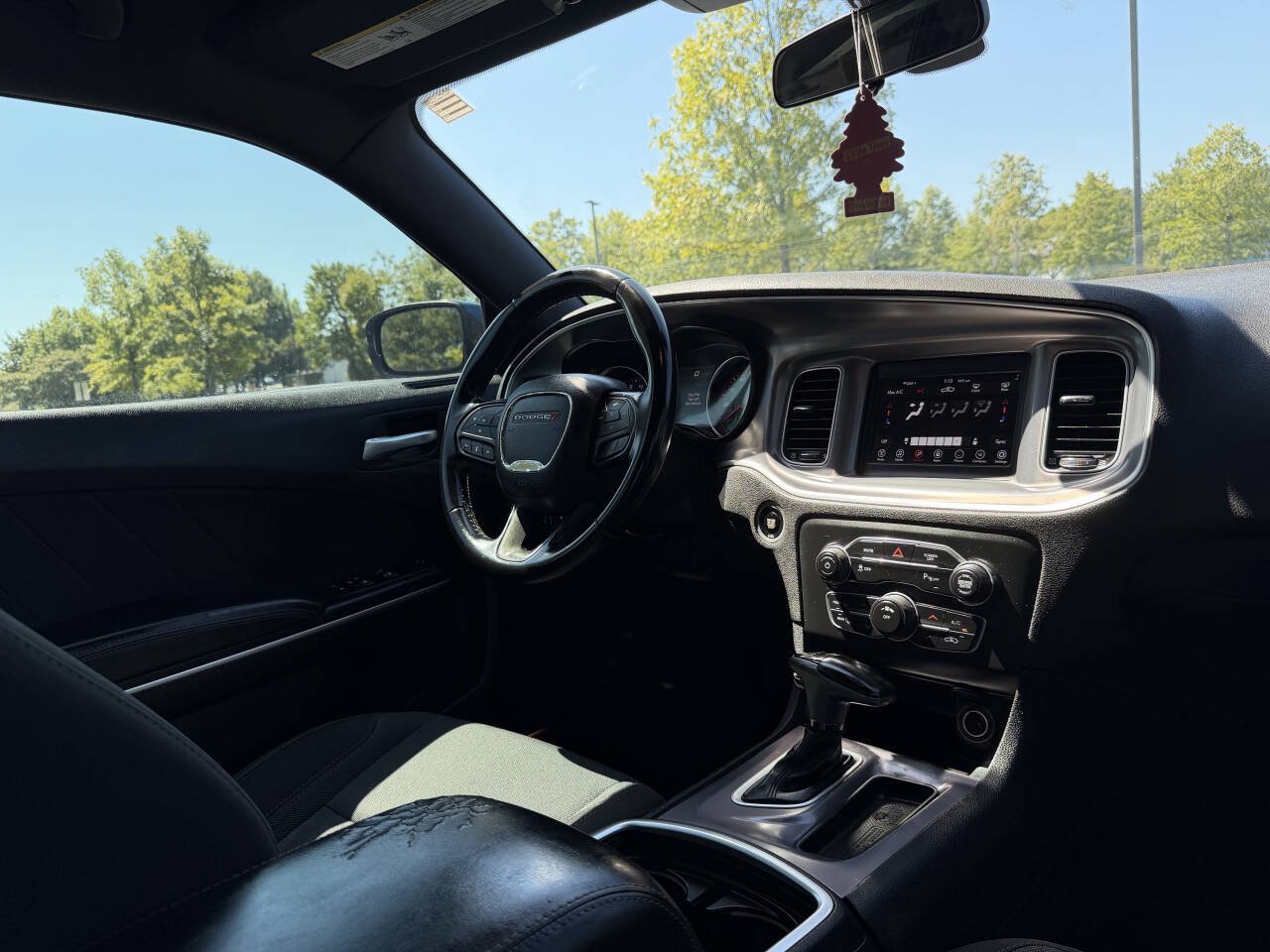 Used 2020 Dodge Charger SXT RWD image 20