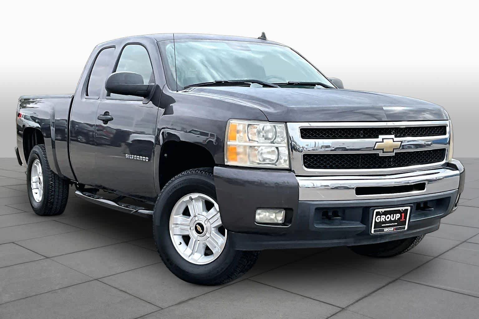 Used 2011 Chevrolet Silverado 1500 LT w/ All-Star Edition AWD/4WD image 2