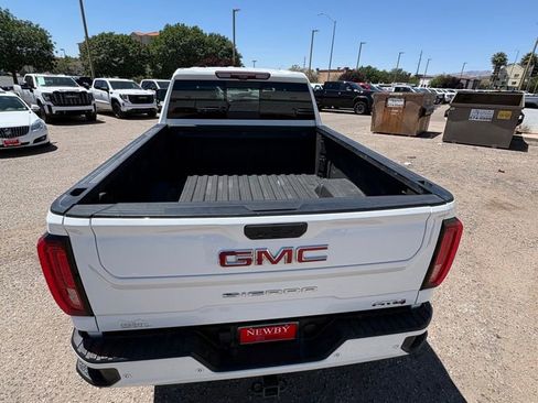 Used 2021 GMC Sierra 3500 AT4 w/ AT4 Premium Plus Package AWD/4WD image 5