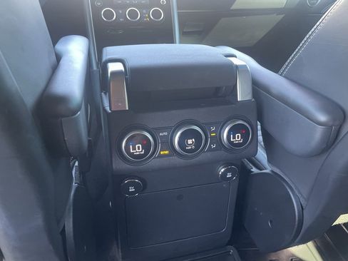 Used 2020 Land Rover Discovery HSE Luxury image 25