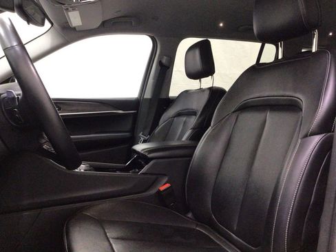 Used 2022 Jeep Grand Cherokee L Limited AWD/4WD image 9