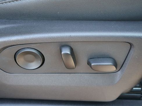 Certified 2024 GMC Sierra 1500 SLT image 40