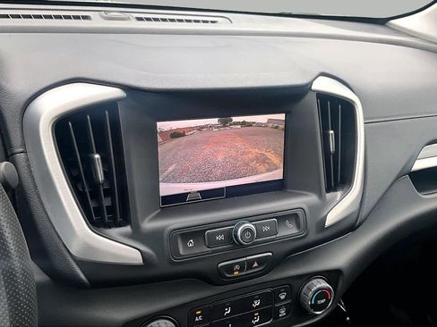 Used 2024 GMC Terrain SLE AWD/4WD image 26