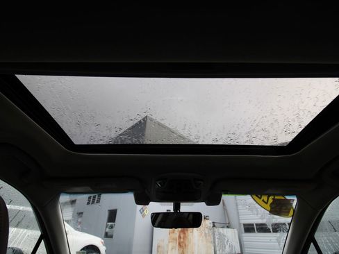 Used 2022 Subaru Outback Touring w/ Popular Package #2 image 18