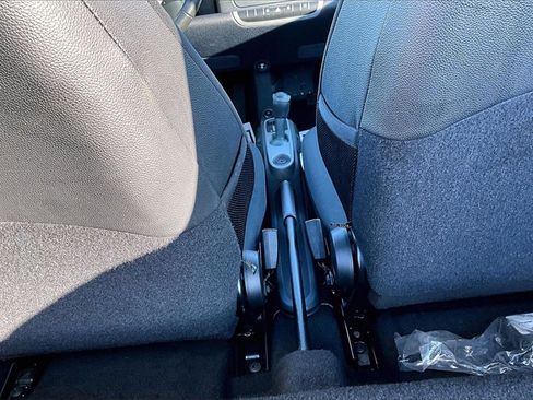 Used 2013 smart fortwo pure image 23