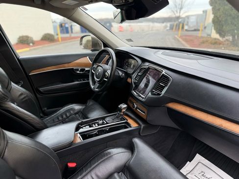 Used 2016 Volvo XC90 T6 Inscription w/ Vision Package image 26