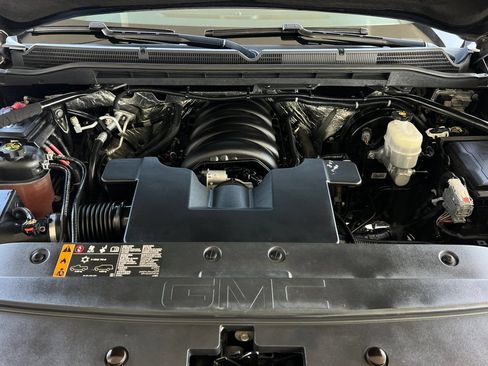 Used 2018 GMC Sierra 1500 SLT w/ All Terrain Package AWD/4WD image 24