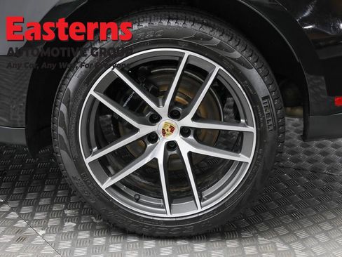 Used 2024 Porsche Macan image 8