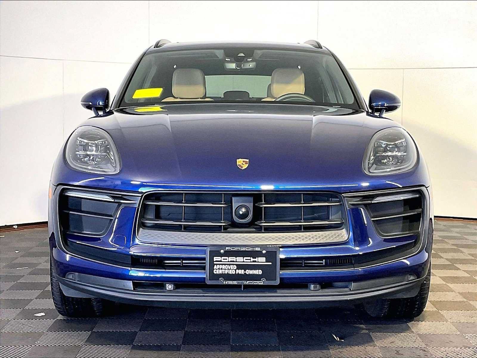 Certified 2024 Porsche Macan AWD/4WD image 10