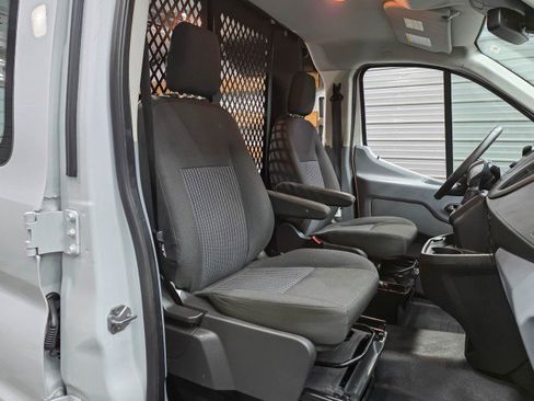 Used 2018 Ford Transit 250 130 Low Roof w/ Exterior Upgrade Package RWD image 16