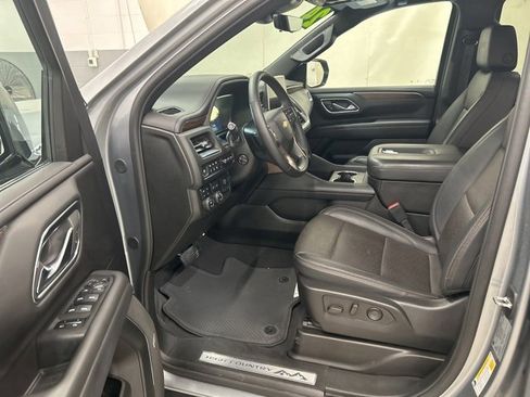 Used 2024 Chevrolet Suburban High Country image 10