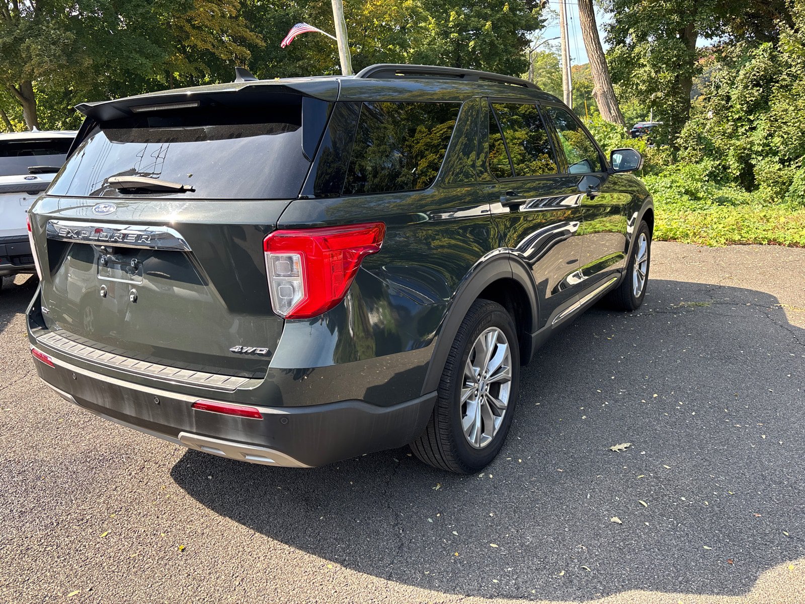 Used 2023 Ford Explorer XLT w/ Equipment Group 202A AWD/4WD image 10