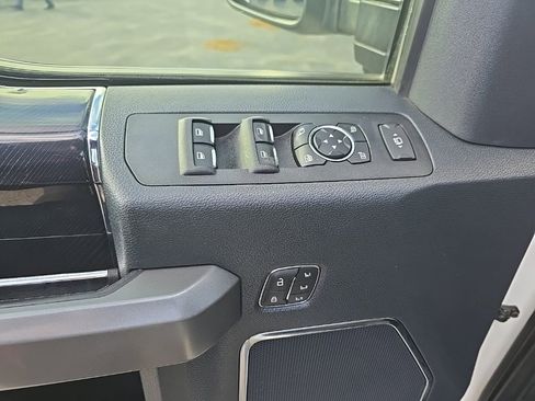 Used 2022 Ford F350 Platinum w/ FX4 Off-Road Package image 11