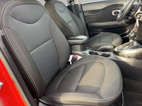 Used 2016 Kia Soul + image 25