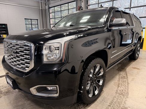 Used 2019 GMC Yukon XL Denali image 4