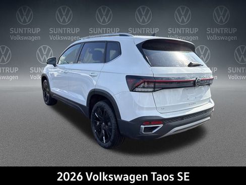 New 2026 Volkswagen Taos SE FWD image 3