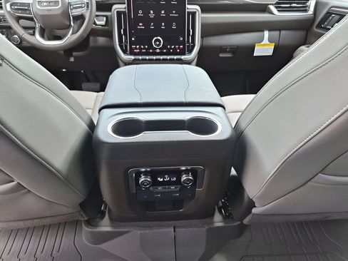 New 2026 GMC Yukon Elevation w/ Elevation Premium Package AWD/4WD image 30