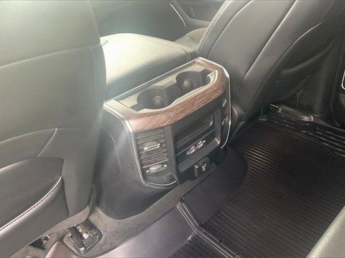 Used 2019 RAM 1500 Laramie image 34