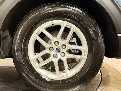 Used 2025 Ford Explorer Active w/ Active Comfort Package image 23