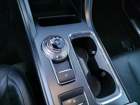 Used 2019 Ford Fusion Titanium image 9