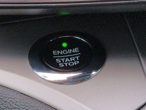 Used 2021 Ford Explorer XLT w/ Equipment Group 202A image 30