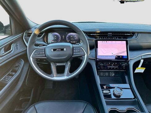 New 2025 Jeep Grand Cherokee L Limited w/ Luxury Tech Group II image 27