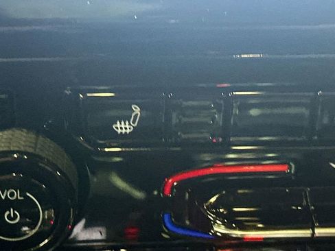 Used 2024 Jeep Grand Cherokee L Limited w/ Black Appearance Package image 22