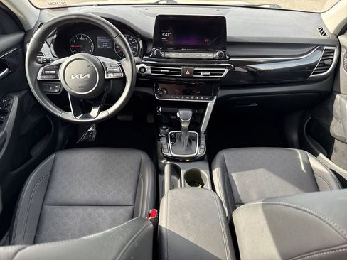 Used 2023 Kia Seltos EX image 15