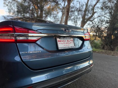 Used 2018 Ford Fusion SE w/ Fusion SE Technology Package FWD image 21