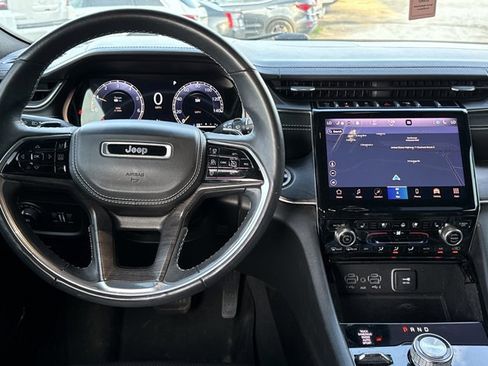 Used 2021 Jeep Grand Cherokee L Overland w/ Luxury Tech Group IV AWD/4WD image 4