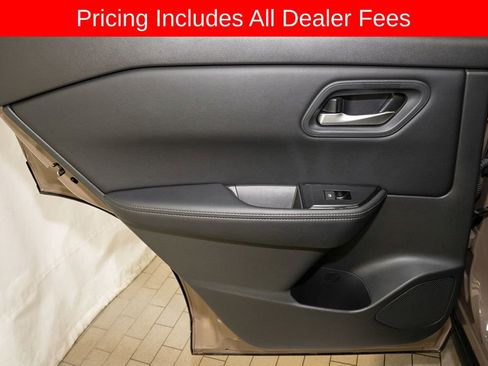 Certified 2025 Nissan Rogue SV FWD image 10