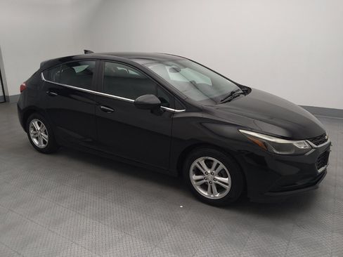 Used 2017 Chevrolet Cruze LT w/ Convenience Package FWD image 11