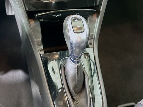 Used 2020 Buick Encore Preferred FWD image 25