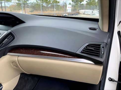 Used 2019 Acura MDX image 18