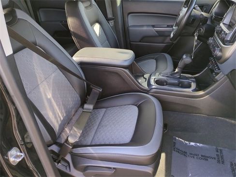 Certified 2021 Chevrolet Colorado Z71 w/ Z71 Midnight Edition image 27