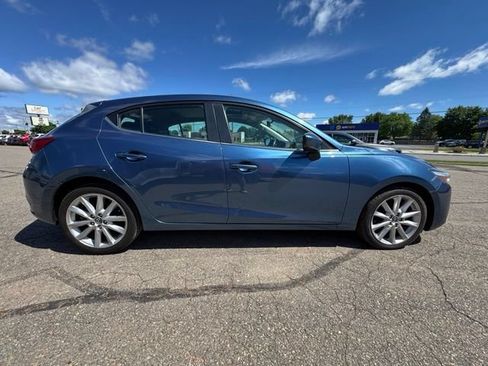 Used 2017 MAZDA MAZDA3 Grand Touring FWD image 8