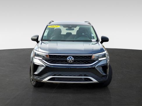 Used 2024 Volkswagen Taos S image 2