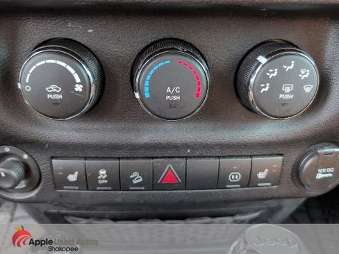 Used 2012 Jeep Wrangler Unlimited Sahara w/ Max Tow Pkg AWD/4WD image 7