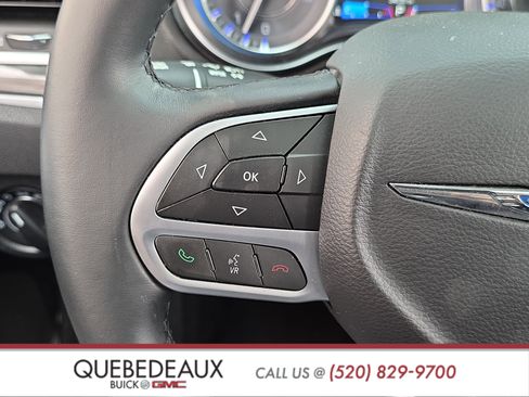 Used 2017 Chrysler 300 Limited image 15