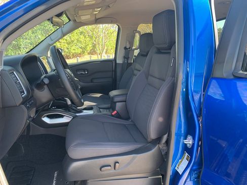 Used 2024 Nissan Frontier SV w/ SV Convenience Package image 9