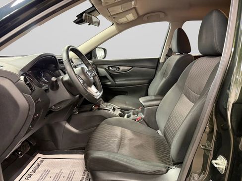 Used 2020 Nissan Rogue SV image 15