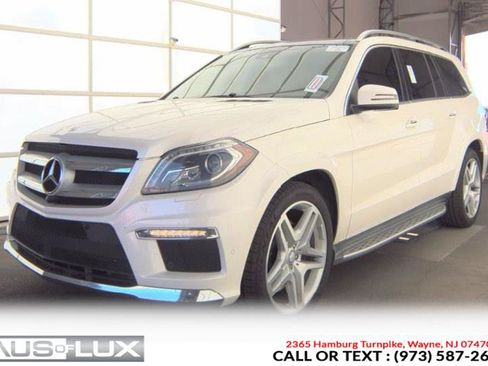 Used 2014 Mercedes-Benz GL 550 4MATIC image 3