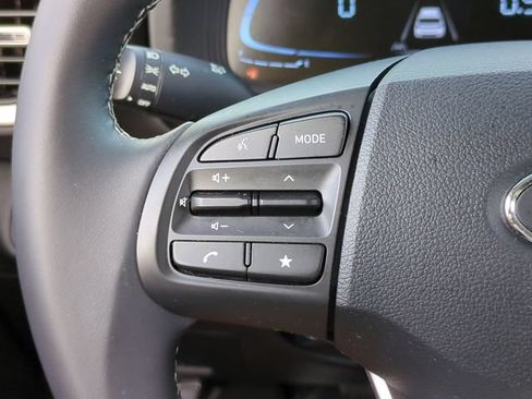Certified 2023 Hyundai Venue SEL FWD image 23