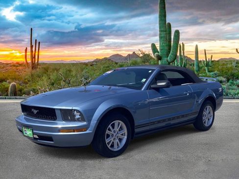 Used 2006 Ford Mustang Convertible RWD image 7